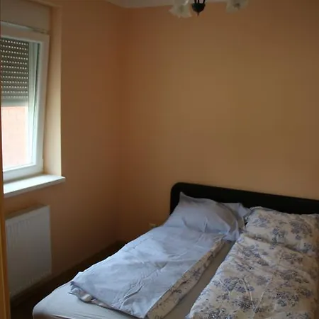 Zrinyi Apartment *